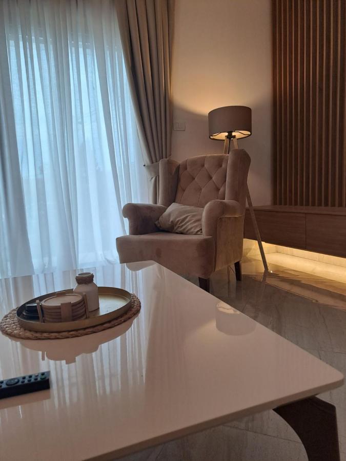 Lux Apartment Jovanovic Tivat Exteriör bild