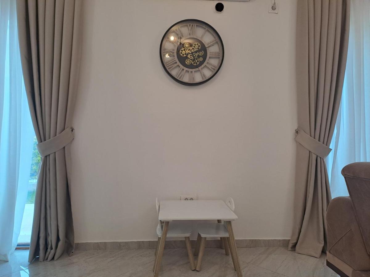 Lux Apartment Jovanovic Tivat Exteriör bild